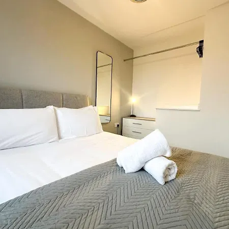 Beck House By Blue Skies *